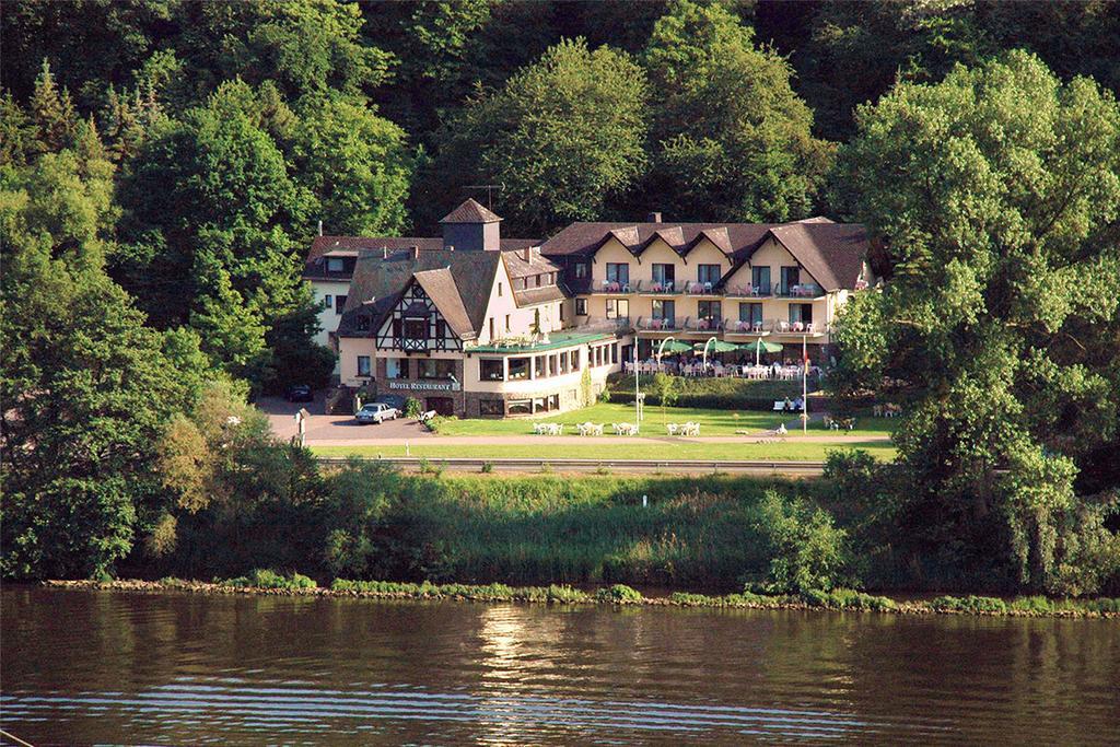 Hotel-Restaurant Peifer Brodenbach Exterior photo